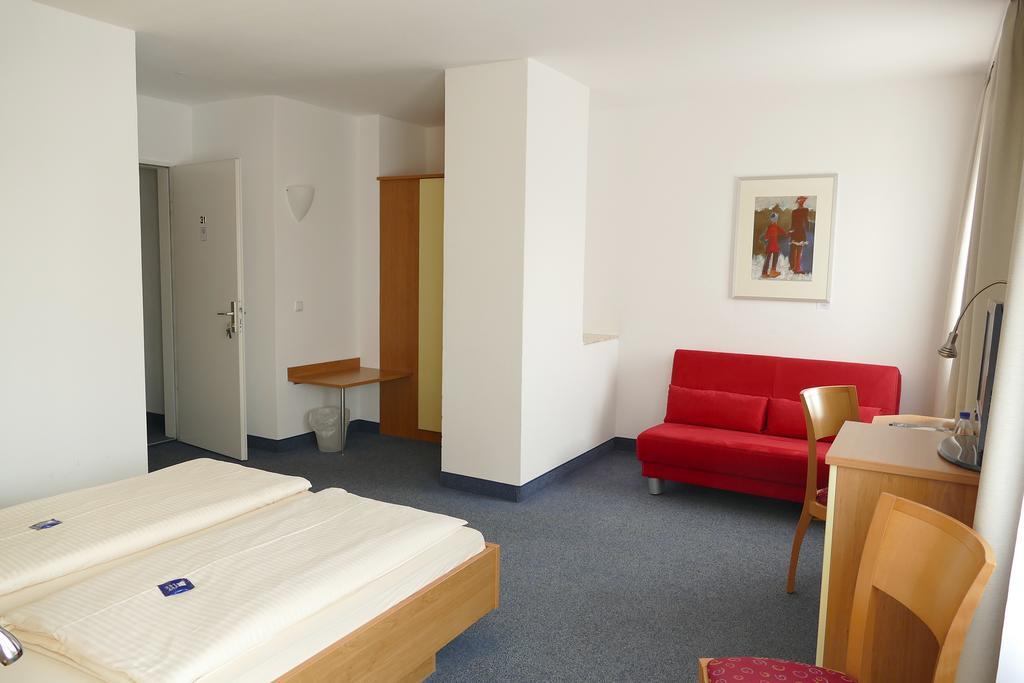 Hasi'S Hotel Grafing Exterior foto